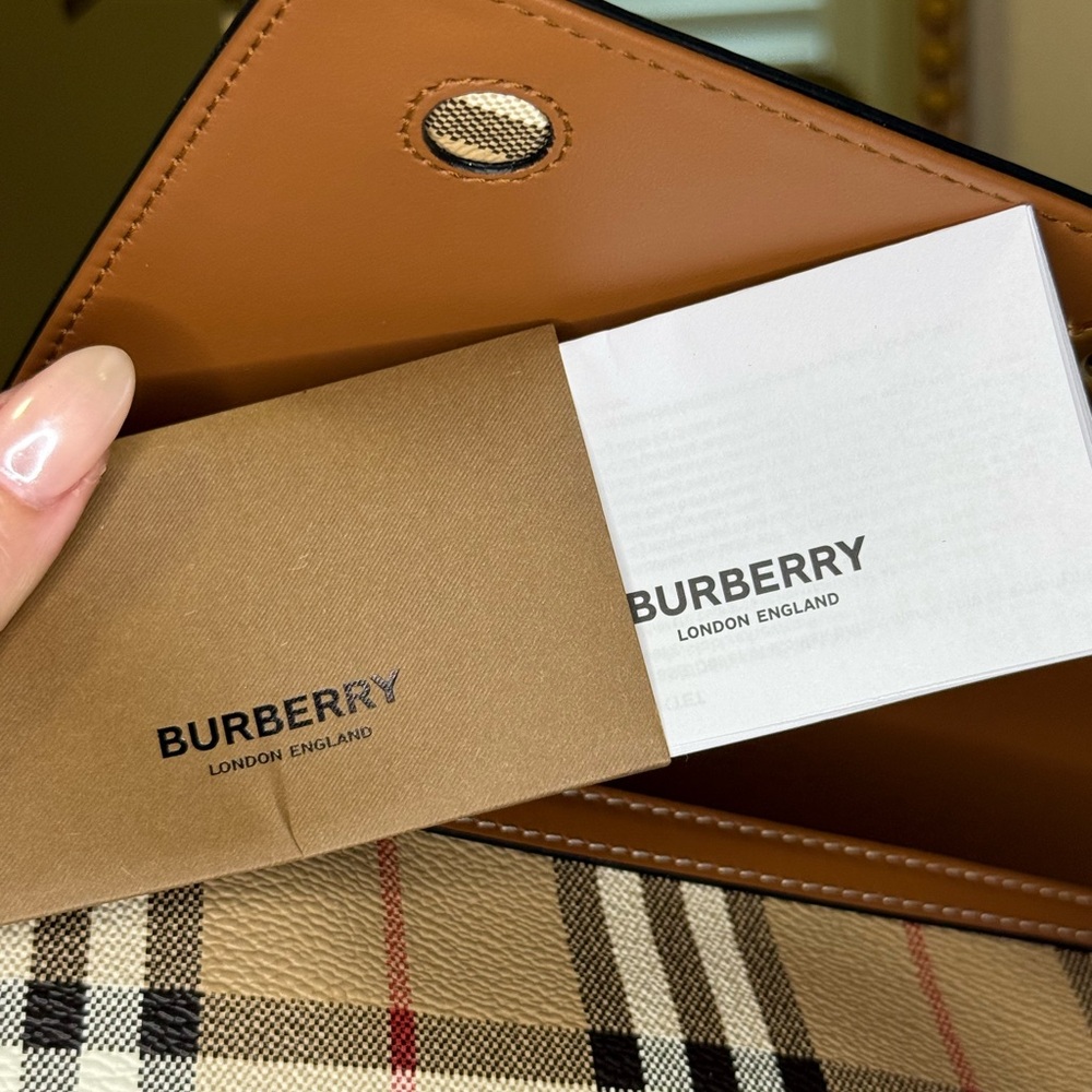 NWT Burberry Tan and Brown Bag - Picture 12 of 14
